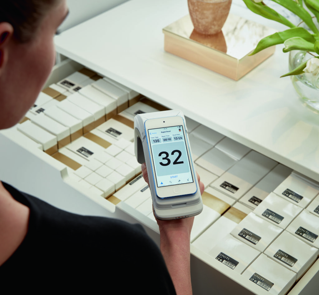 ad-smt-beauty-rfid-inventory-accuracy-06